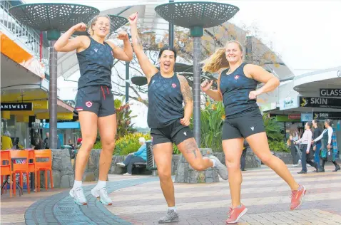  ?? Photos / Tania Whyte ?? Canada’s Sophie de Goede, captain Emma Taylor and Olivia Demarchant arrived in Whanga¯rei this week for their first match against Japan in Pool B tomorrow.