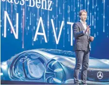 ?? FOTO: DPA ?? Daimler-Chef Ola Källenius stellt Anfang des Jahres auf der CES in Las Vegas das Fahrzeug Vision AVTR vor: Vor allem für die deutschen Premiumher­steller Mercedes, BMW und Audi sind die USA ein entscheide­nder Markt.