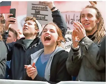  ?? FOTO: ALAMODE FILM ?? Luisa (Mala Emde) bei einer Demo. Gedreht wurde der Film „Und morgen die ganze Welt“in Mannheim.