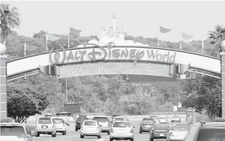  ?? ORLANDO SENTINEL FILE ?? Disney World and Universal Studios offer in-kind donations to candidates in both parties. Disney has made more than $900,000 in such donations to the GOP since 2011 and $1.9 million to Democrats since 2005; Universal has given $1.7 million to both parties in the past 10 years.