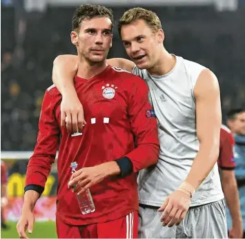  ?? Foto: Aris Messinis, afp ?? Leon Goretzka und Manuel Neuer haben zumindest bis Samstag wieder ein wenig Ruhe. Dann treffen die Bayern auf den FSV Mainz. Ehe die Spitzenspi­ele warten, haben die Münchner noch ein wenig Zeit.