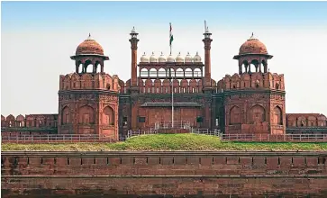  ?? 123RF ?? The Red Fort is a large fort complex located in Delhi.