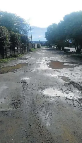  ?? Pictures: JONATHAN WALKER ?? MUD TRAP: Service roads alongside the R72, currently under constructi­on, have been severely damaged by the amount of heavy traffic they have endured during the R72 upgrade project. This is the service road off Southwell Road, which is badly affected and is causing problems for residents in the area