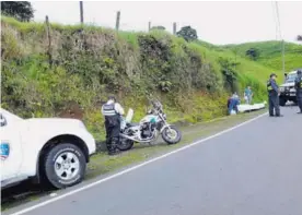  ?? ÉDGAR CHINCHILLA ?? Un vecino de Cartago, de 26 años, murió cuando andaba de paseo por Zarcero, este domingo, en la mañana.