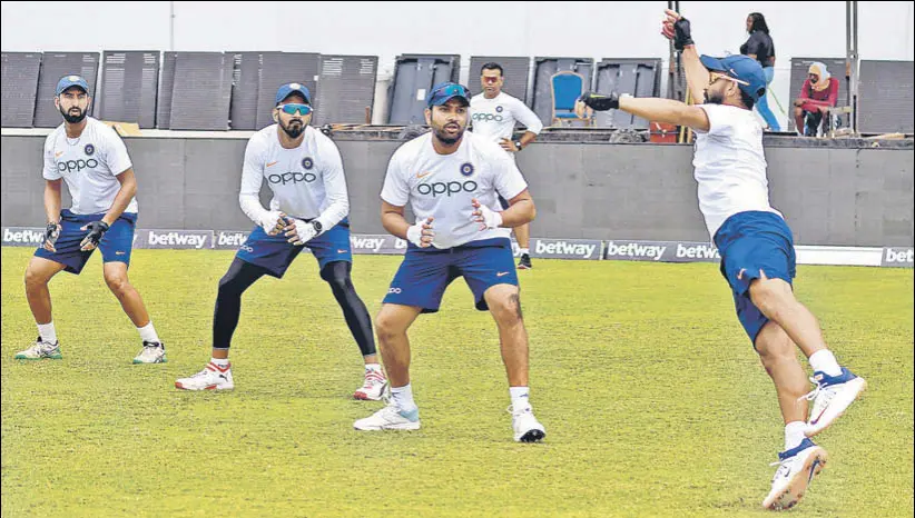  ?? AFP ?? The day-night Test between India and Bangladesh will be held from November 22. Play will start at 2 pm and continue till 9 pm with tea and dinner breaks in between.