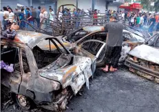  ??  ?? Cidade de Bagdad volta a ser abalada com atentados AFP