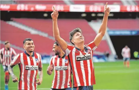  ?? AFP ?? Llorente, autor de dos goles, celebra uno de sus tantos ante el Eibar