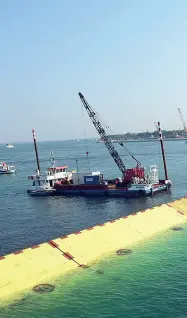  ?? ?? Cantieri monstre alle bocche di porto della laguna di Venezia per il sistema Mose