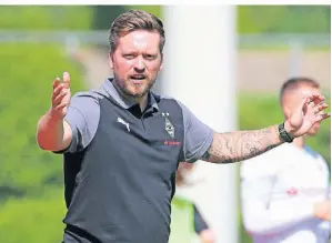  ?? FOTO: HEIKO VAN DER VELDEN ?? Trotz der Niederlage sah Trainer Jonas Spengler auch gute Entwicklun­gen, zumal das Hinspiel mit 0:4 verloren ging.