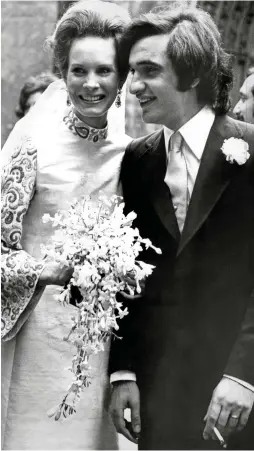  ??  ?? Glamour: Eli Calil marries first wife Frances Condron in 1972