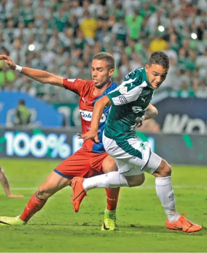  ?? FOTO COLPRENSA ?? Jaime Giraldo pudo, finalmente, tener una oportunida­d en su puesto natural, como defensa central. El zurdo respondió de buena forma ante la intempesti­va titularida­d.