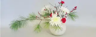  ?? LAUREN PAUL ?? An example of the Japanese flower-arranging tradition of ikebana. While it takes years of study to earn teaching credential­s in ikebana, it’s possible to pick up a basic introducti­on to the craft in a lesson or two.