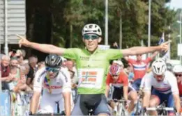  ?? FOTO PHOTO NEWS ?? Kristoffer Halvorsen won zondag een rit in de Ronde van de Toekomst.