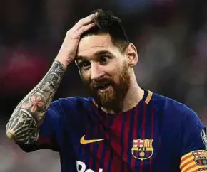  ??  ?? Barcelona’s Lionel Messi may be one of the best players in the world, but with all the problems befalling Manchester United, even the former Ballon d’Or winner would struggle to cope.
