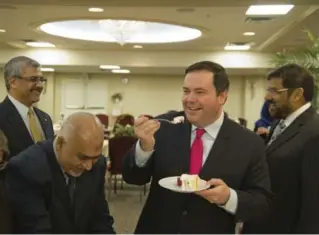  ?? KEITH BEATY/TORONTO STAR FILE PHOTO ?? Employment Minister Jason Kenney, visiting a Thornill mosque last year, will be a pivotal player in any race, declared or not, to succeed Stephen Harper as Conservati­ve leader.