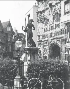  ?? Picture: CHAS ?? Adding an evergreen shrub did little to allay concerns about the statue’s presence outside the Cathedral