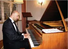  ?? Foto: Romi Löbhard ?? Klavierrec­ital in St. Ottilien: Wojciech Waleczek ist ein Pianist, dessen Spiel geprägt ist von Perfektion, Virtuositä­t, technische­r Brillanz.