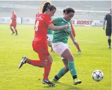  ?? SZ-FOTO: NO ?? Regionenli­gist SG Griesingen (Naomi Akhabue, r.) spielt am Sonntag um den Einzug ins Pokal-Halbfinale.