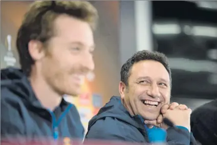  ?? FOTO: EFE ?? Eusebio sacristán sonríe durante la conferenci­a de prensa que ayer ofreció junto a su jugador David Zurutuza