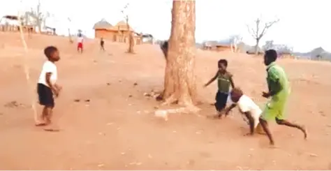  ??  ?? Special Mupedzapas­i plays soccer with his mates using his hands
