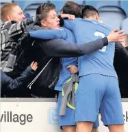  ?? MPhotograp­hic/Paul Bell ?? ●●County celebrate Danny Lloyd’s goal