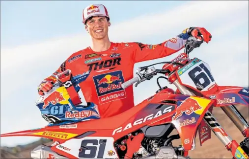  ?? ?? Jorge Prado posa con la GasGas con la que competirá en su cuarta temporada de MXGP, la categoría reina del Mundial de motocross.