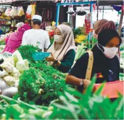  ?? BERNAMAPIC ?? Bank Negara says inflation likely peaked in the third quarter of 2022 and is expected to moderate, although it will remain elevated. –
