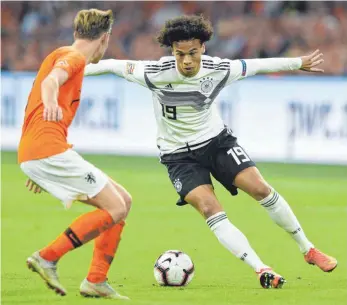  ?? FOTO: IMAGO ?? Wollen Revanche: Das DFB-Team um Leroy Sané (hier im Hinspiel im Duell gegen Frenkie De Jong).