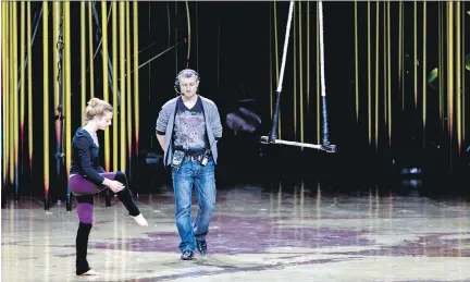  ?? BRUCE DEACHMAN/OTTAWA CITIZEN ?? Cirque du Soleil trapeze artist Kerren McKeeman rehearses prior to the troupe’s four-day run of Varekai.