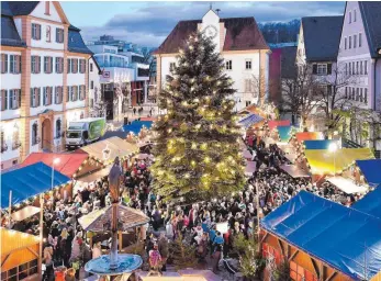  ?? FOTO: STADT EHINGEN ?? Der Ehinger Weihnachts­markt ist bis 18. Dezember geöffnet.