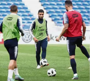  ?? — AP ?? Focused: France Nabil Fekir (centre) training with his team at the Groupama Stadium in Decines, France, on Friday.