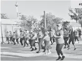  ??  ?? Abuelitos. Con un zumbatón iniciaron los festejos del adulto mayor en Ramos Arizpe; durarán del 5 al 30 de agosto.