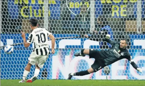  ?? ?? Dybala marca su penalti ante Handanovic.