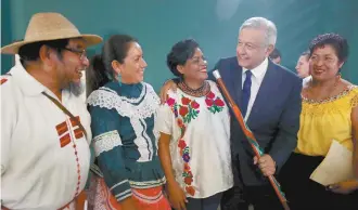  ??  ?? Andrés Manuel López Obrador realizó una gira por Durango, donde adelantó que aunque las circunstan­cias se le presenten favorables en 2024, no se va a reelegir en su cargo como Presidente.