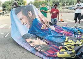  ?? FOTO: IVAN RAUPP ?? El cartel del Gamper se cambió para eliminar todo rastro de Neymar