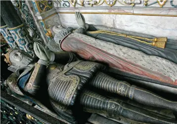  ??  ?? Robert Dudley and Lettice Knollys lie side by side in St Mary’s Church, Warwick. Lettice was with her husband when he died in 1588, and would outlive him by 46 years