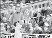  ?? ALEX BRANDON / ASSOCIATED PRESS ?? Cardinals second baseman Mark Ellis catches a foul ball for an out off the bat of the Nationals’ Jayson Werth in the third inning at Nationals Park Friday. Washington won 3-1.