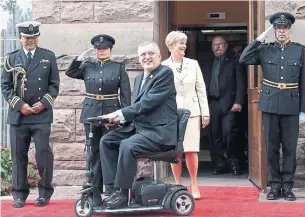  ?? COLIN MCCONNELL TORONTO STAR FILE PHOTO ?? As lieutenant-governor, David Onley helped pave the way for all disabled Ontarians. But his just-completed review of accessibil­ity in Ontario proved disappoint­ing, Martin Regg Cohn writes.