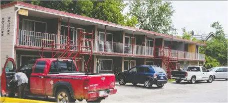  ?? ERROL MCGIHON ?? The New Highway Inn Motel at 2279 Prince of Wales Dr. has been the subject of 353 police records, according to a court applicatio­n.