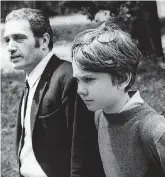  ?? Olycom/ LaPresse ?? Le ultime volontà
A sinistra, il figlio maggiore Sean Hepburn Ferrer nel 1972 all’uscita di scuola. Sopra, la madre Audrey in “Colazione da Tiffany”