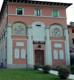  ??  ?? La struttura La casa di riposo di Alano di Piave ha 12 ospiti contagiati