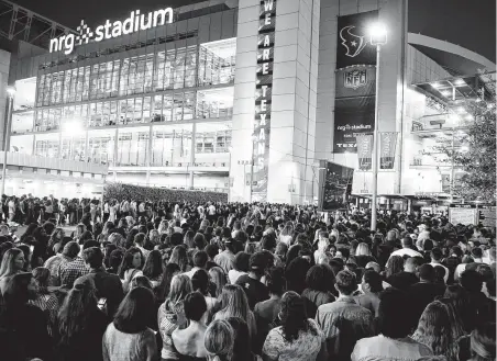  ?? Jamaal Ellis / Contributo­r ?? Fans flocked to NRG Stadium last year to see Beyoncé and her husband, Jay-Z, appear in their On The Run II Tour.