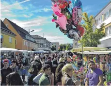  ?? FOTO: RALF PFRUENDER ?? Der Kilbemärt zieht Besucher aus der ganzen Region an.