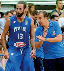  ??  ?? Capitano e coach Gigi Datome, 27 anni, e Simone Pianigiani, 46 (Ipp)