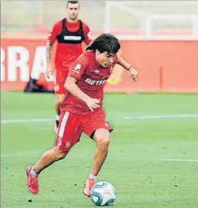  ?? FOTO: R.M. ?? Luka Romero, en su primer entrenamie­nto con el Mallorca Se estrenó con 15 años
