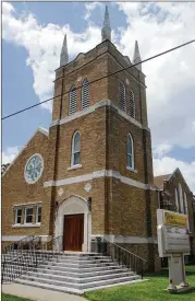  ?? CONTRIBUTE­D ?? Wesley United Methodist Church moved to San Bernard Street in East Austin in 1929.