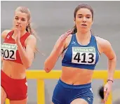  ?? FOTO: BIRKENSTOC­K ?? Lara Drever (r.) von der LG Viersen war bei den Nordrhein-Meistersch­aften über 400 Meter der U18 die Schnellste.