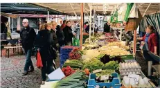  ?? ARCHIVFOTO: WOLFGANG KAISER ?? In Kempen wurde ein Feierabend­markt auf dem zentralen Buttermark­t mit Erfolg eingeführt.