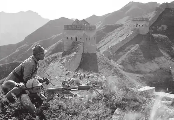  ?? SHA FEI ?? Soldados chinos del Octavo Ejército de Ruta apostados cerca de la Gran Muralla en 1938