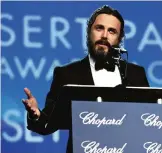  ??  ?? Casey Affleck accepts the Desert Palm Achievemen­t Actor Award for ‘Manchester by the Sea’.